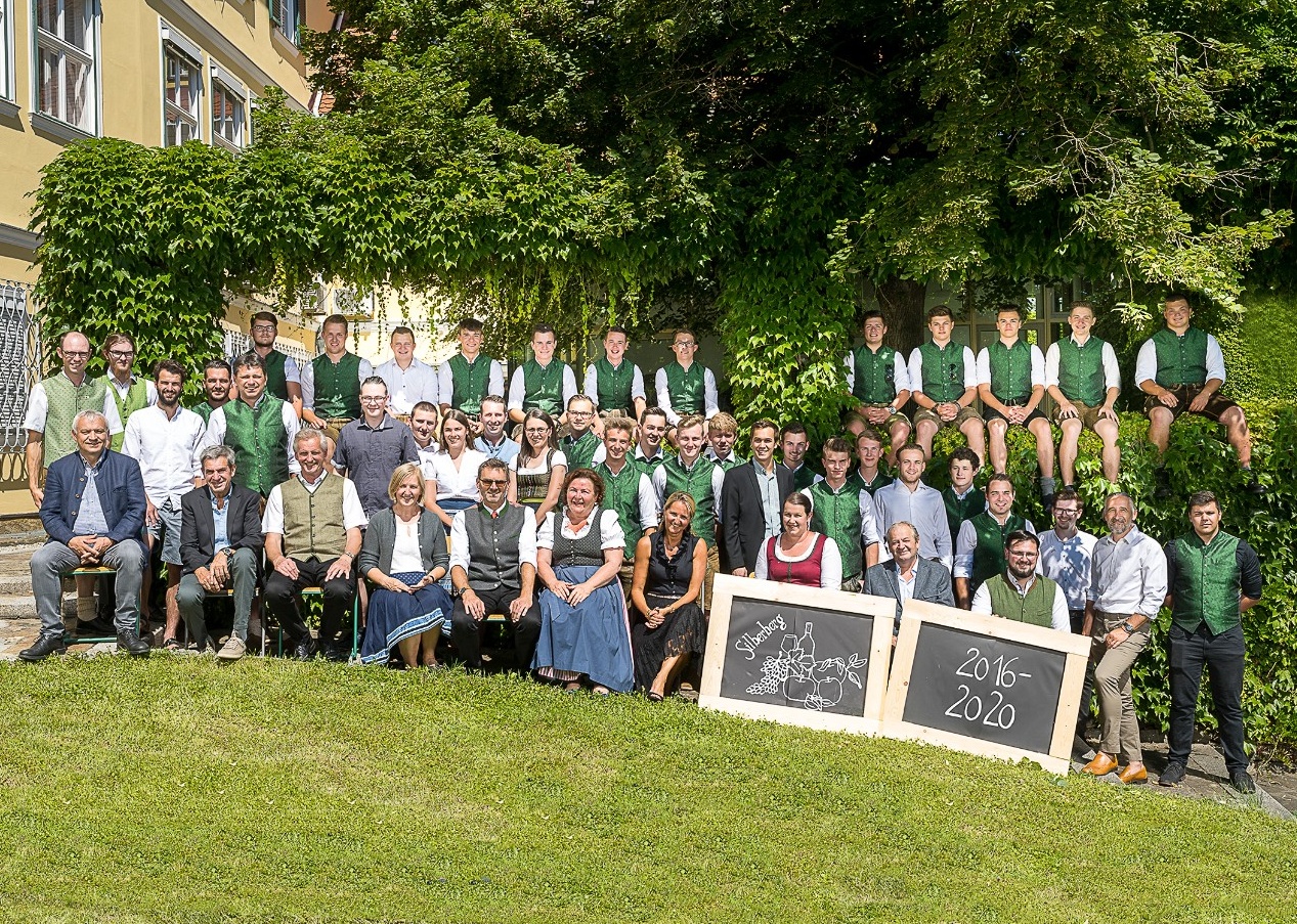 Silberberg feiert 33 neue AbsolventInnen